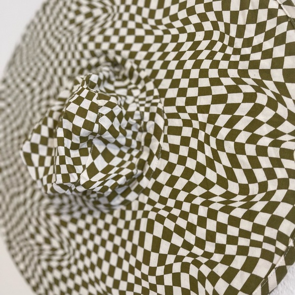 BAGGU Packable Sun Hat in Moss Trippy Checker - Picture 7 of 7